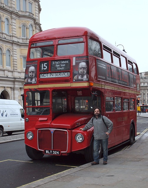 bus-819734_640