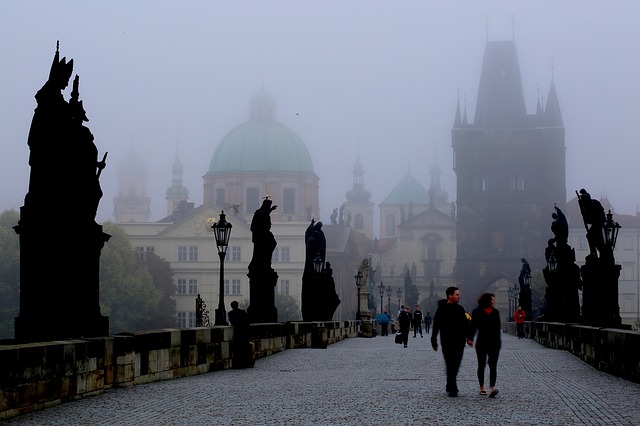 prague-in-the-morning-689894_640