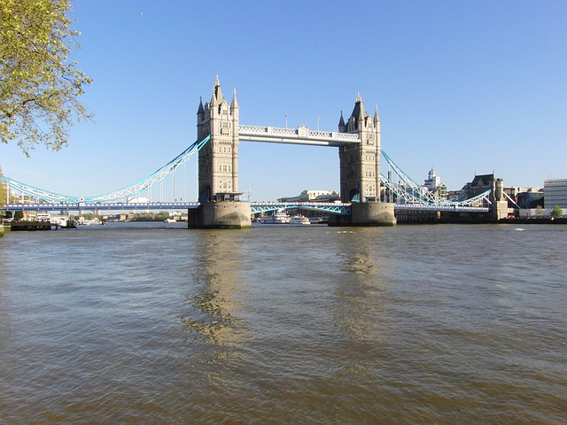 tower-bridge-333138_640